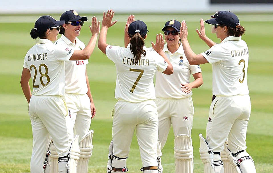 Gqeberha's Fifth Day: Not the 170 Runs, But a 98-Over Budget and the Light Will Decide Australia's Fate Gqeberha's Fifth Day: Not the 170 Runs, But a 98-Over Budget and the Light Will Decide Australia's Fate