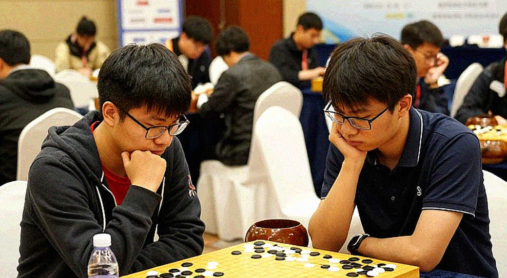 प्राग 2026 के 27 मिनिएचर और 10 ओपनिंग आर्टिकल्स: ChessBase Magazine #225 का ट्रेनिंग लेजर