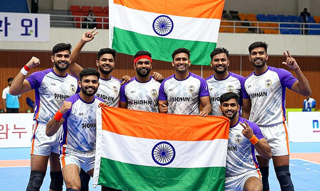 कबड्डी की नीलामी ट्रांसफर विंडो नहीं है — वह उस मज़दूर बाज़ार का दाम है जो अब भी रेलवे की नौकरी से चलता है