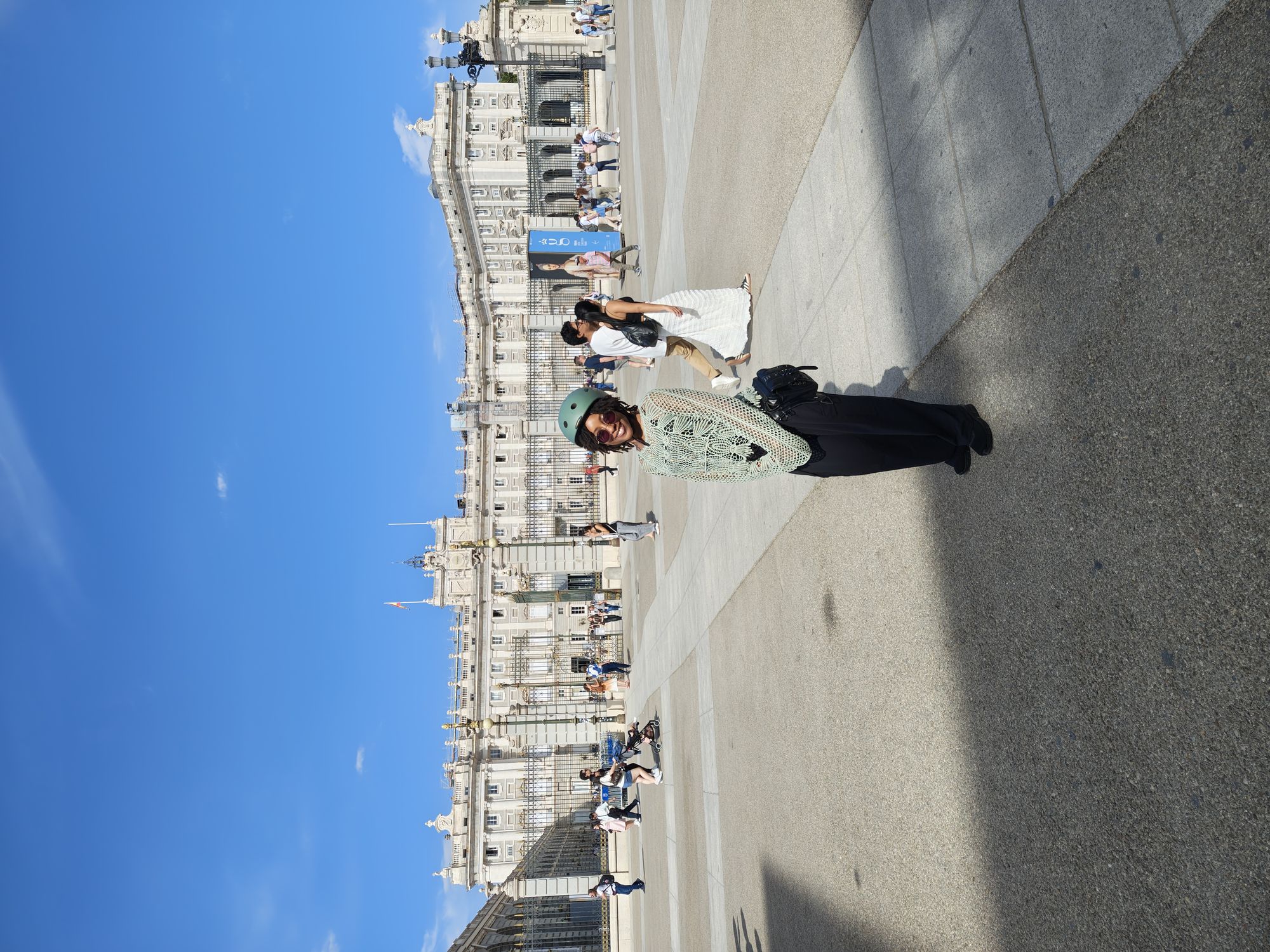 Plaza De La ArmerĂa Madrid Spain 6