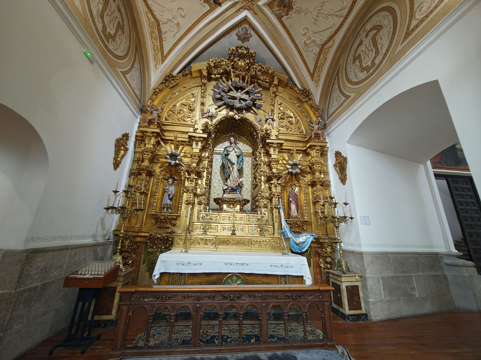 CallejĂłn De Nuncio Viejo Toledo Spain 5