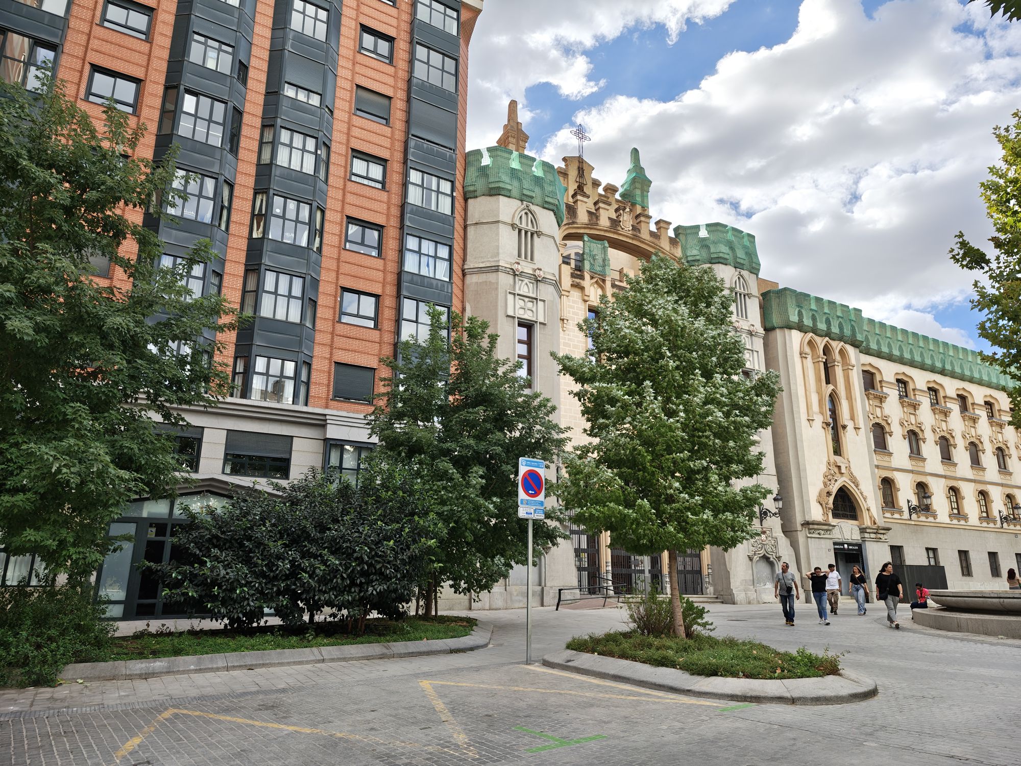 La Fuente Del Nacimiento Del Agua Madrid Spain
