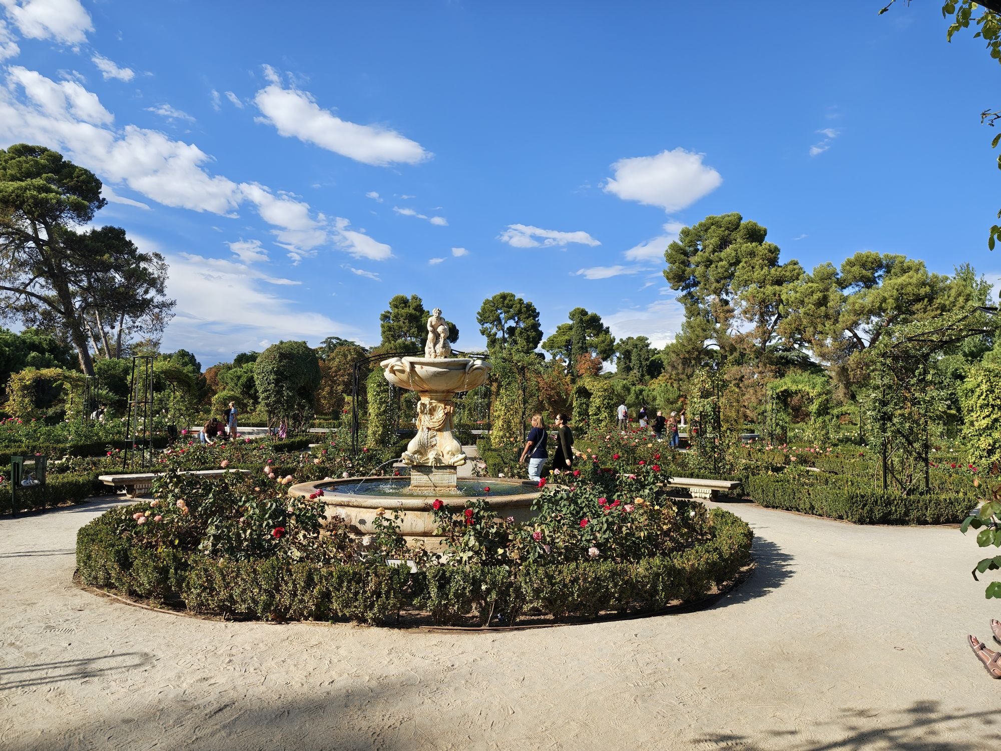 Paseo De FernĂĄn NĂșñez Madrid Spain 1