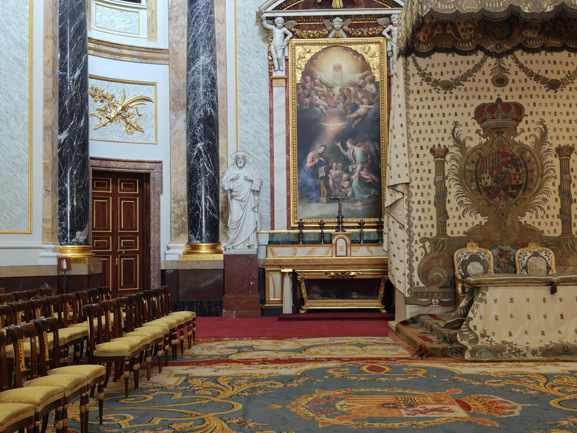 Plaza De La ArmerĂa Madrid Spain 102