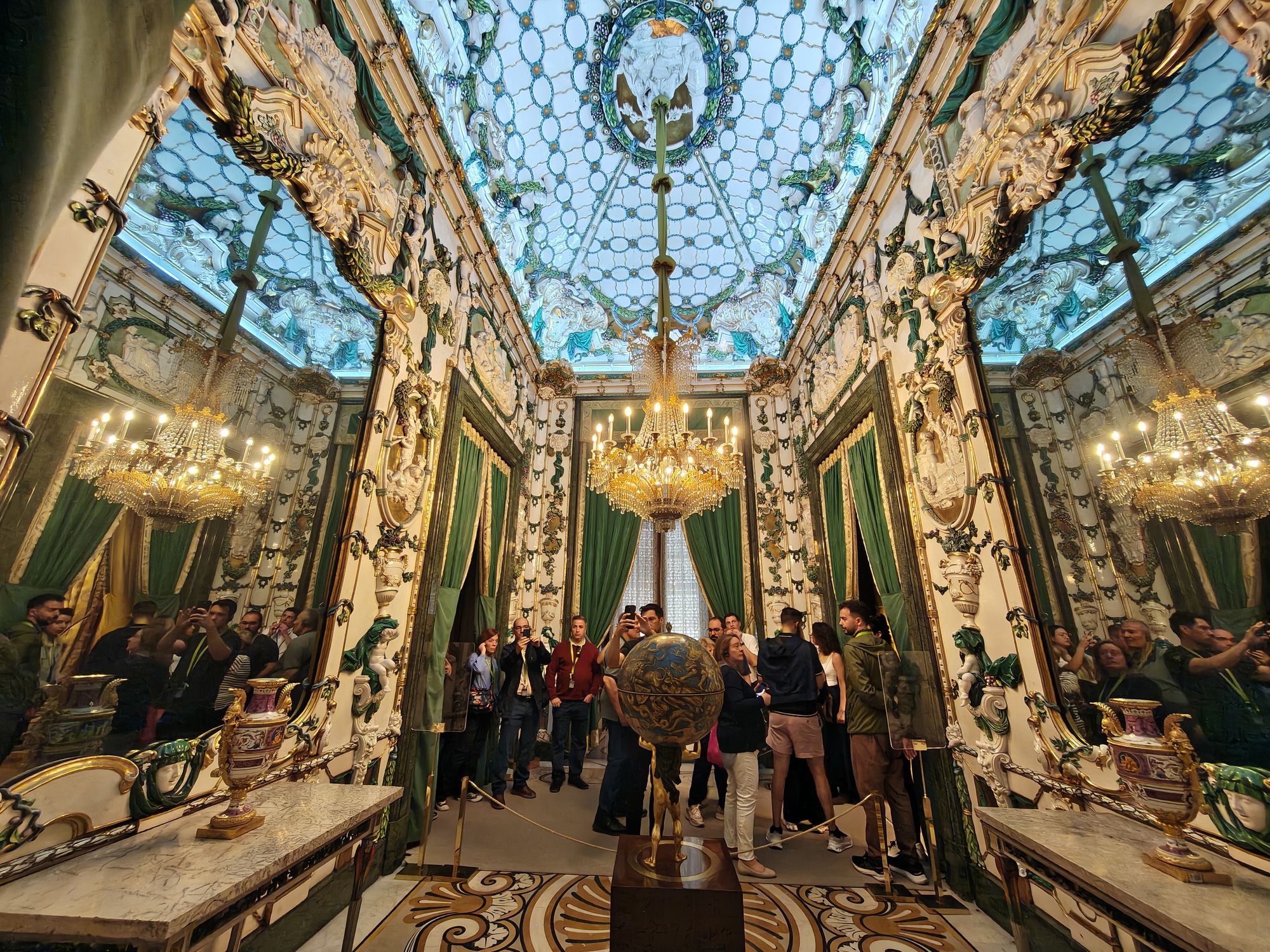 Plaza De La ArmerĂa Madrid Spain 104