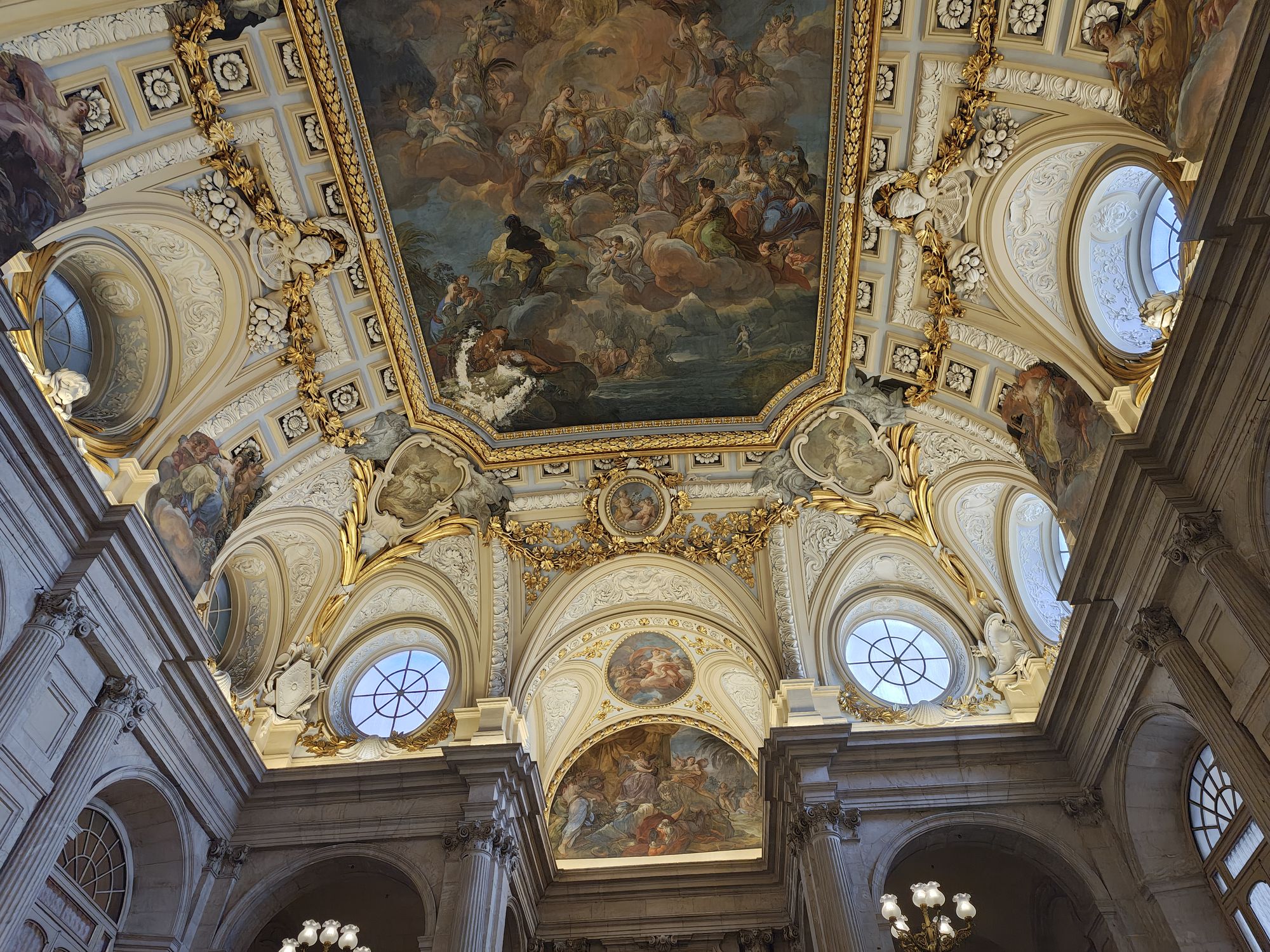 Plaza De La ArmerĂa Madrid Spain 110