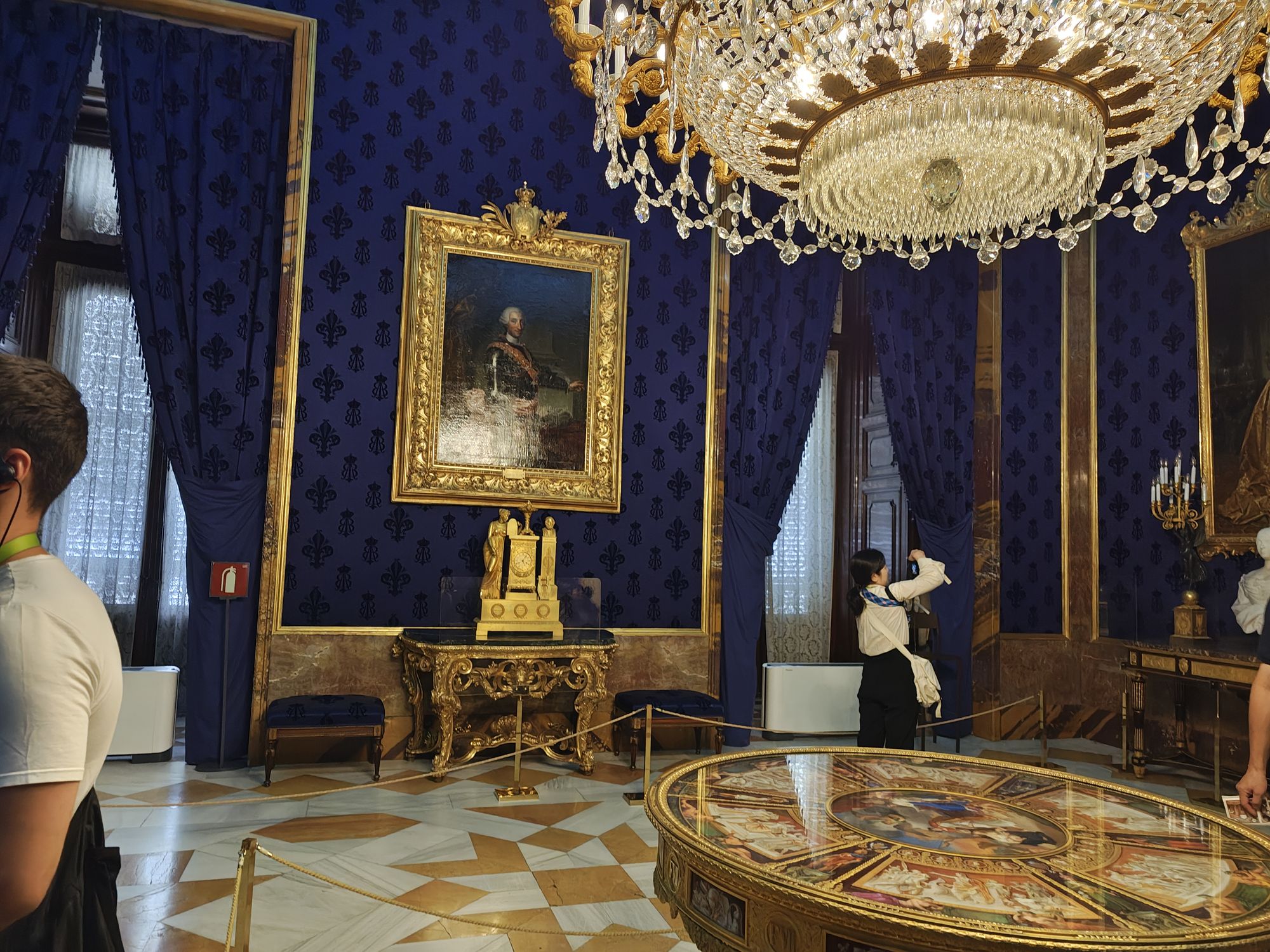 Plaza De La ArmerĂa Madrid Spain 115