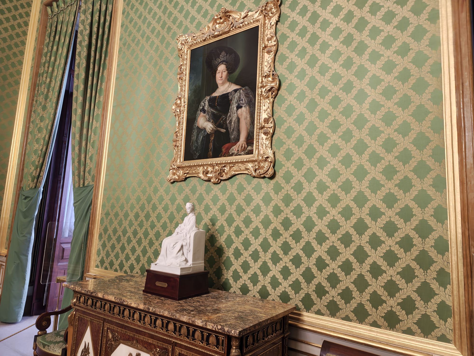 Plaza De La ArmerĂa Madrid Spain 117