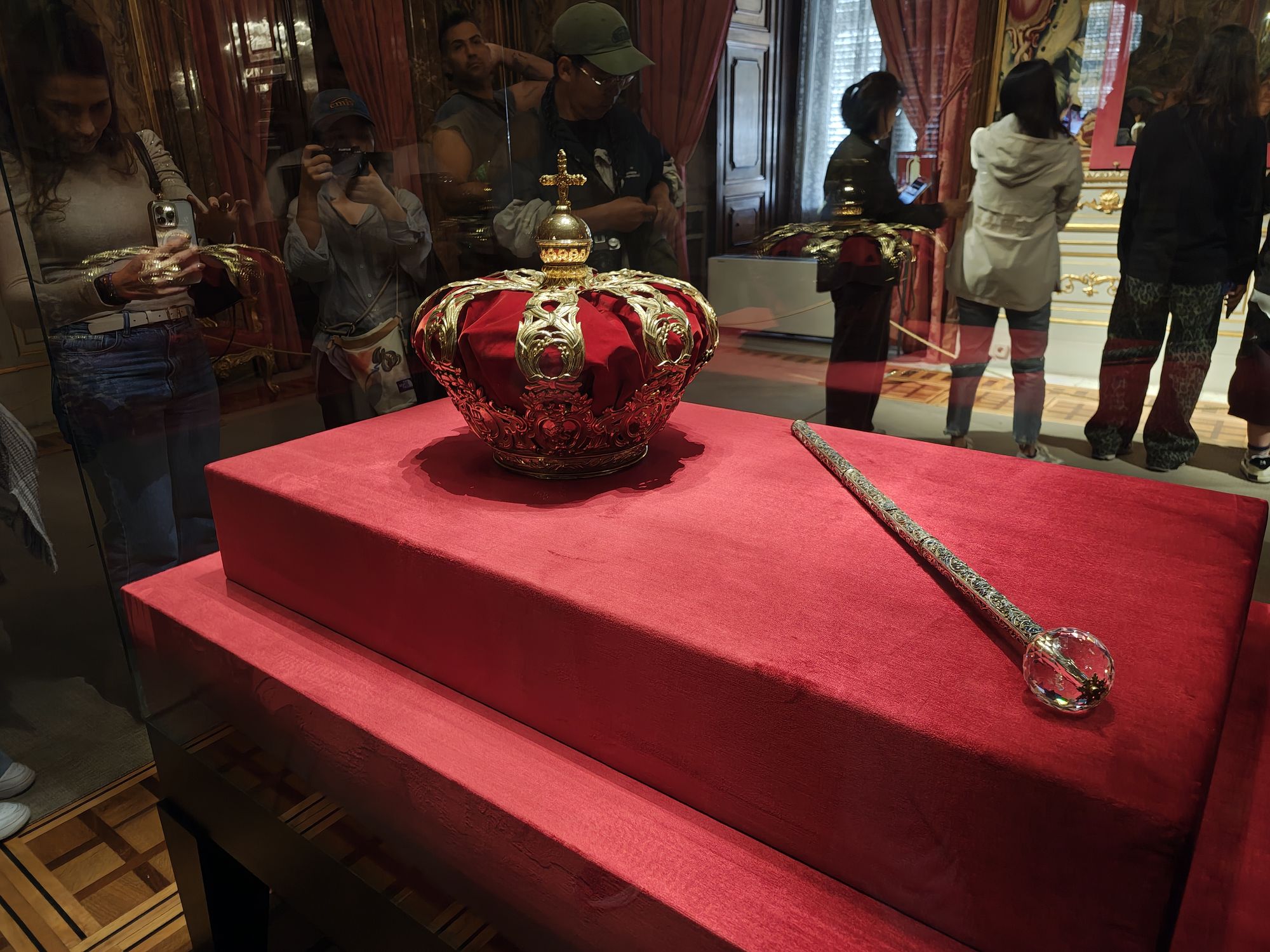 Plaza De La ArmerĂa Madrid Spain 125