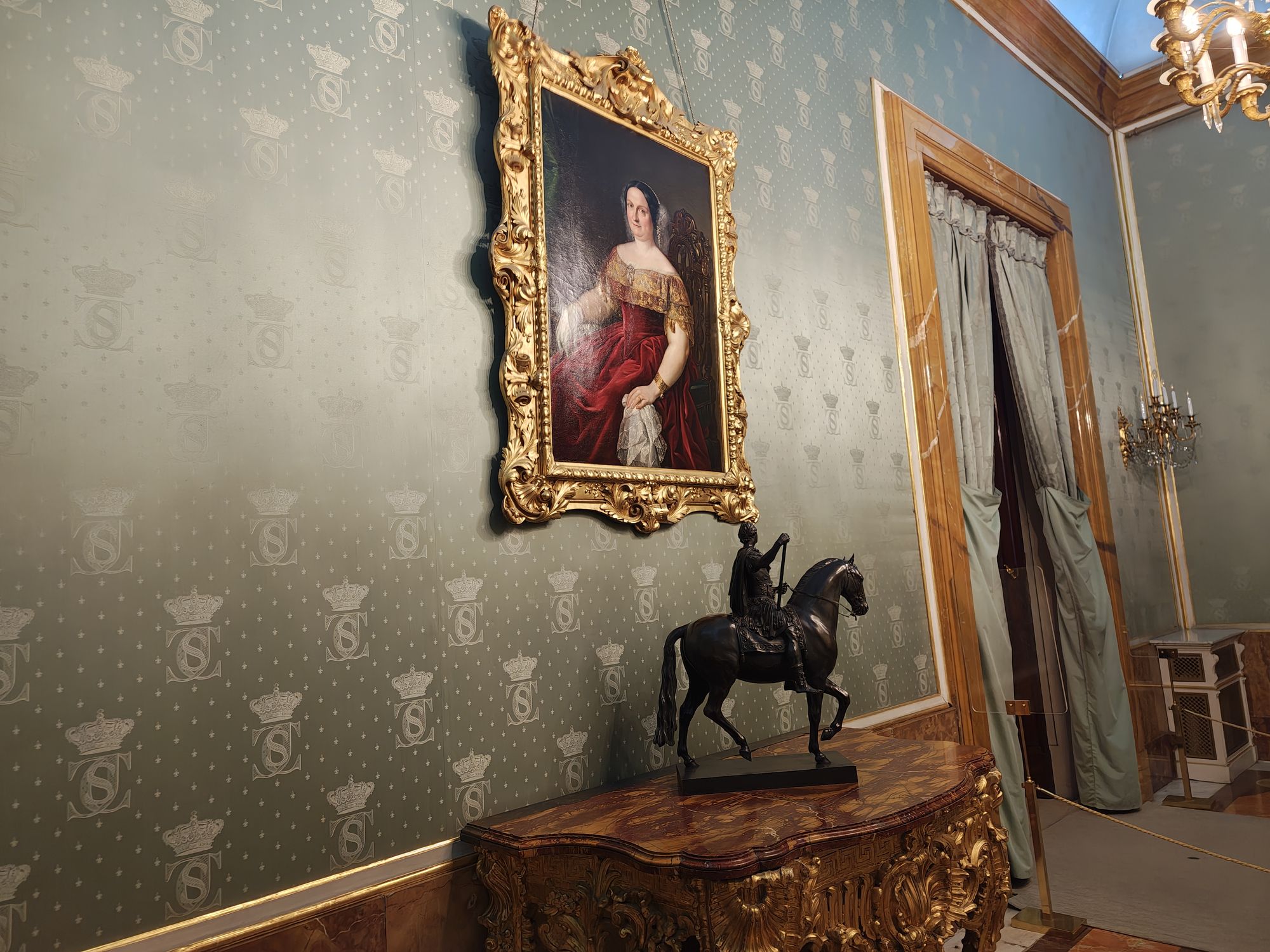 Plaza De La ArmerĂa Madrid Spain 127