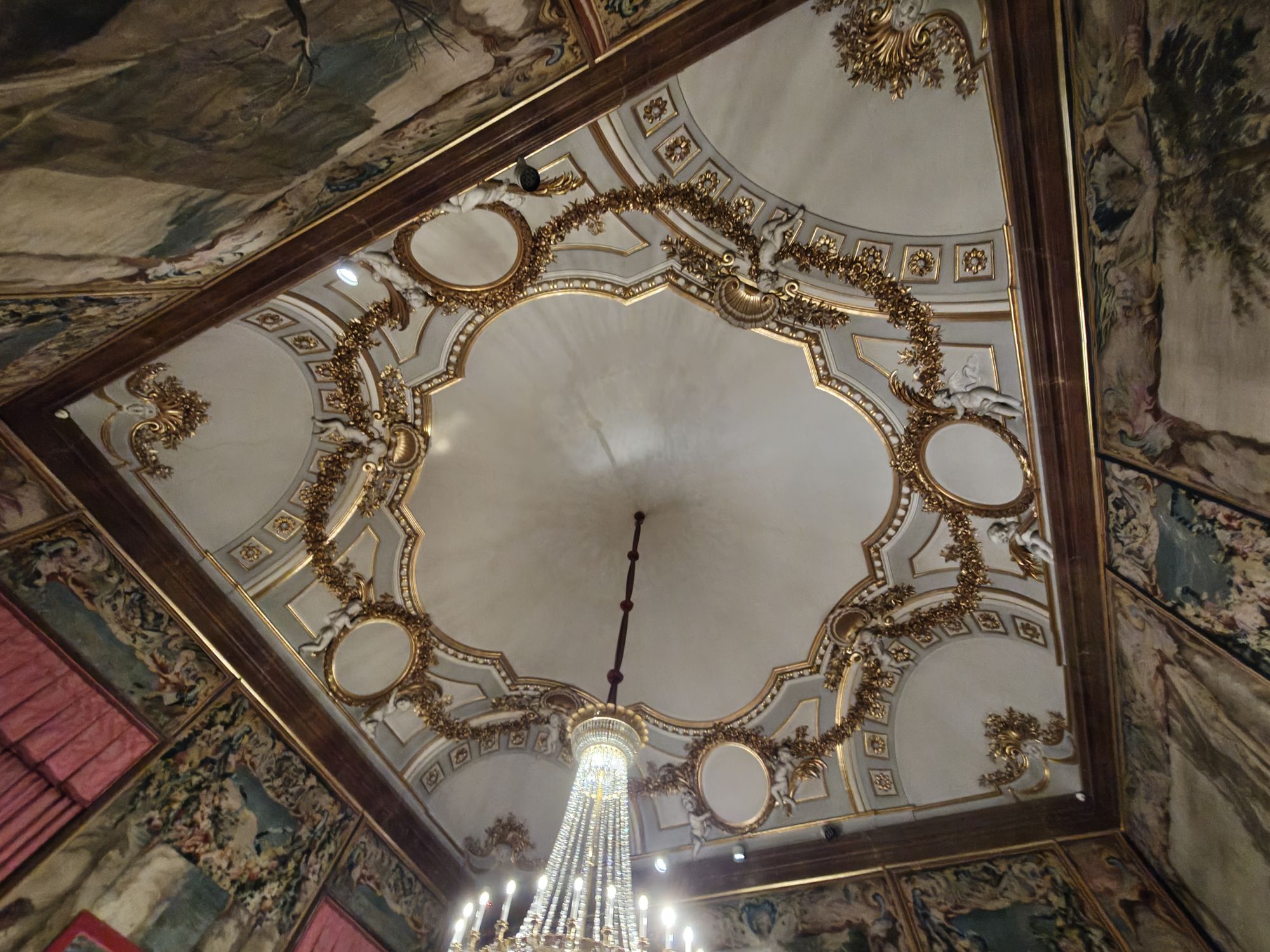 Plaza De La ArmerĂa Madrid Spain 21