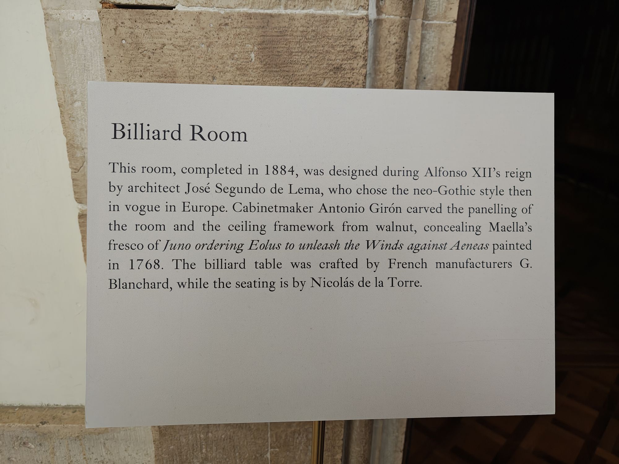 Plaza De La ArmerĂa Madrid Spain 30