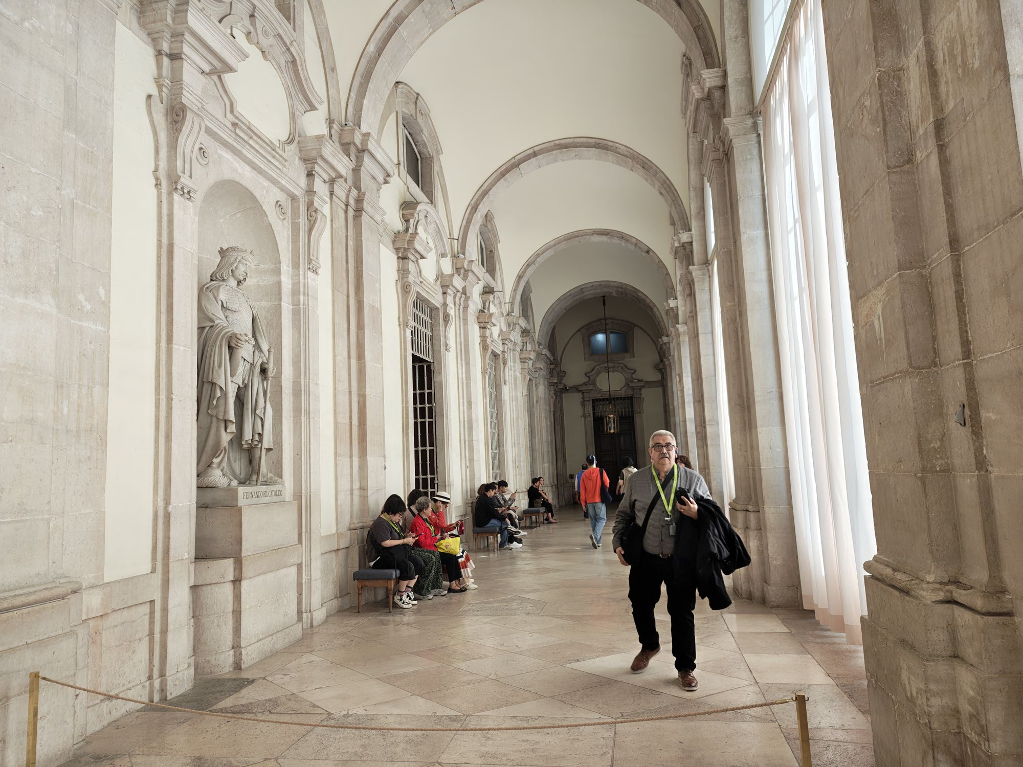 Plaza De La ArmerĂa Madrid Spain 37