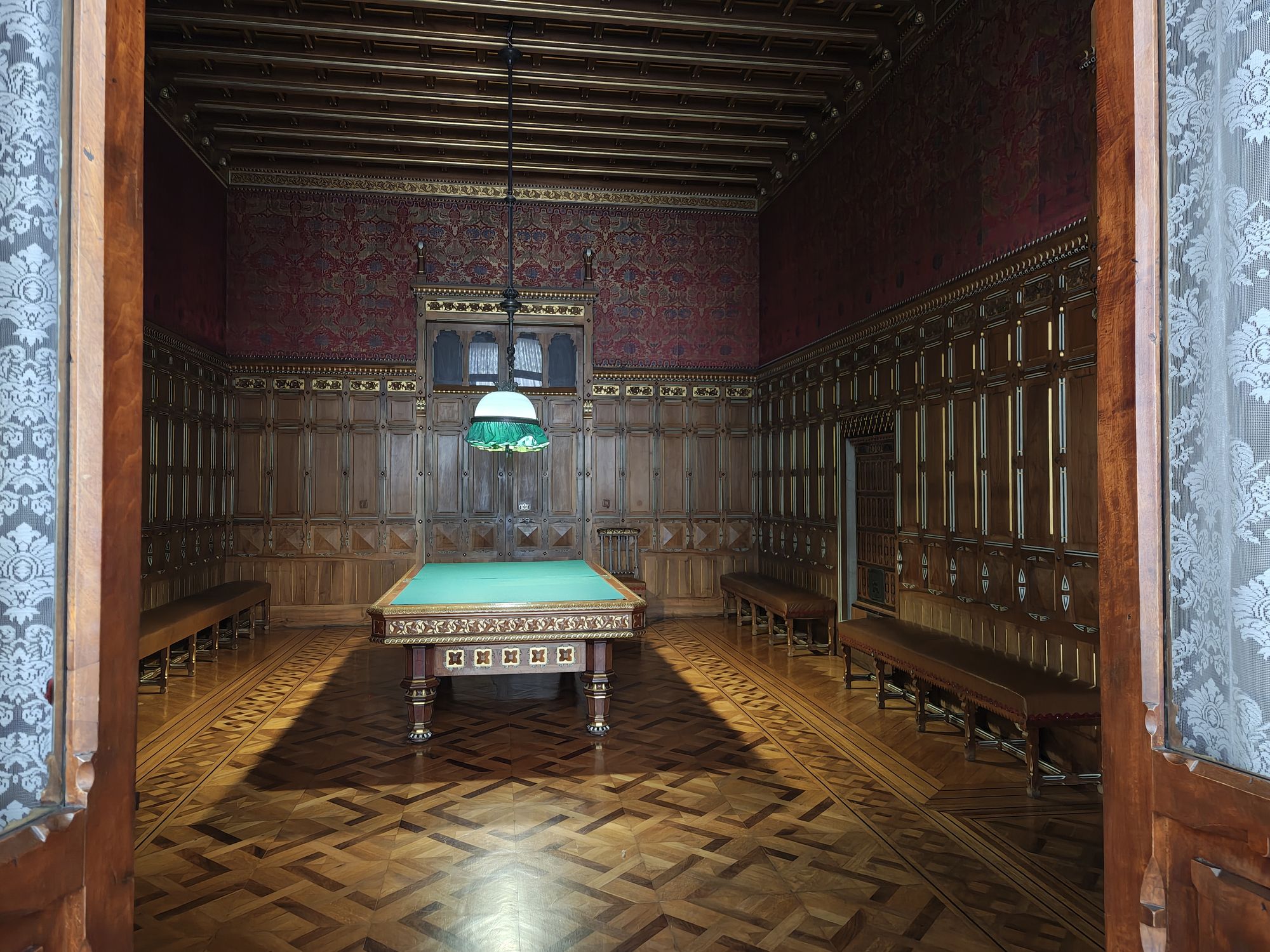 Plaza De La ArmerĂa Madrid Spain 39