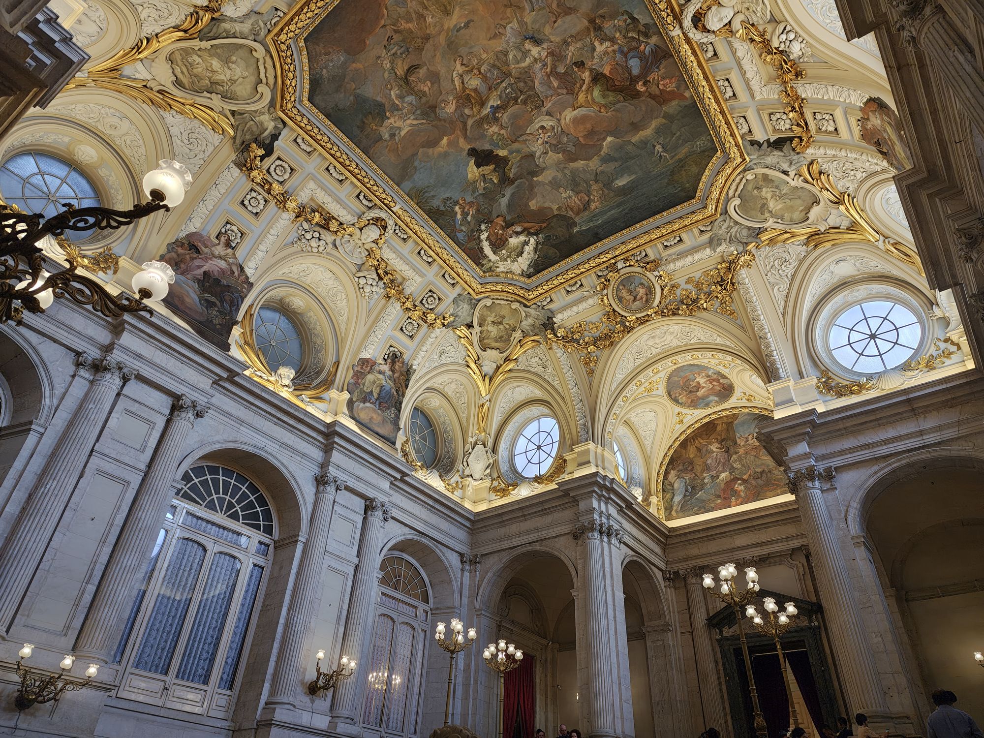 Plaza De La ArmerĂa Madrid Spain 40