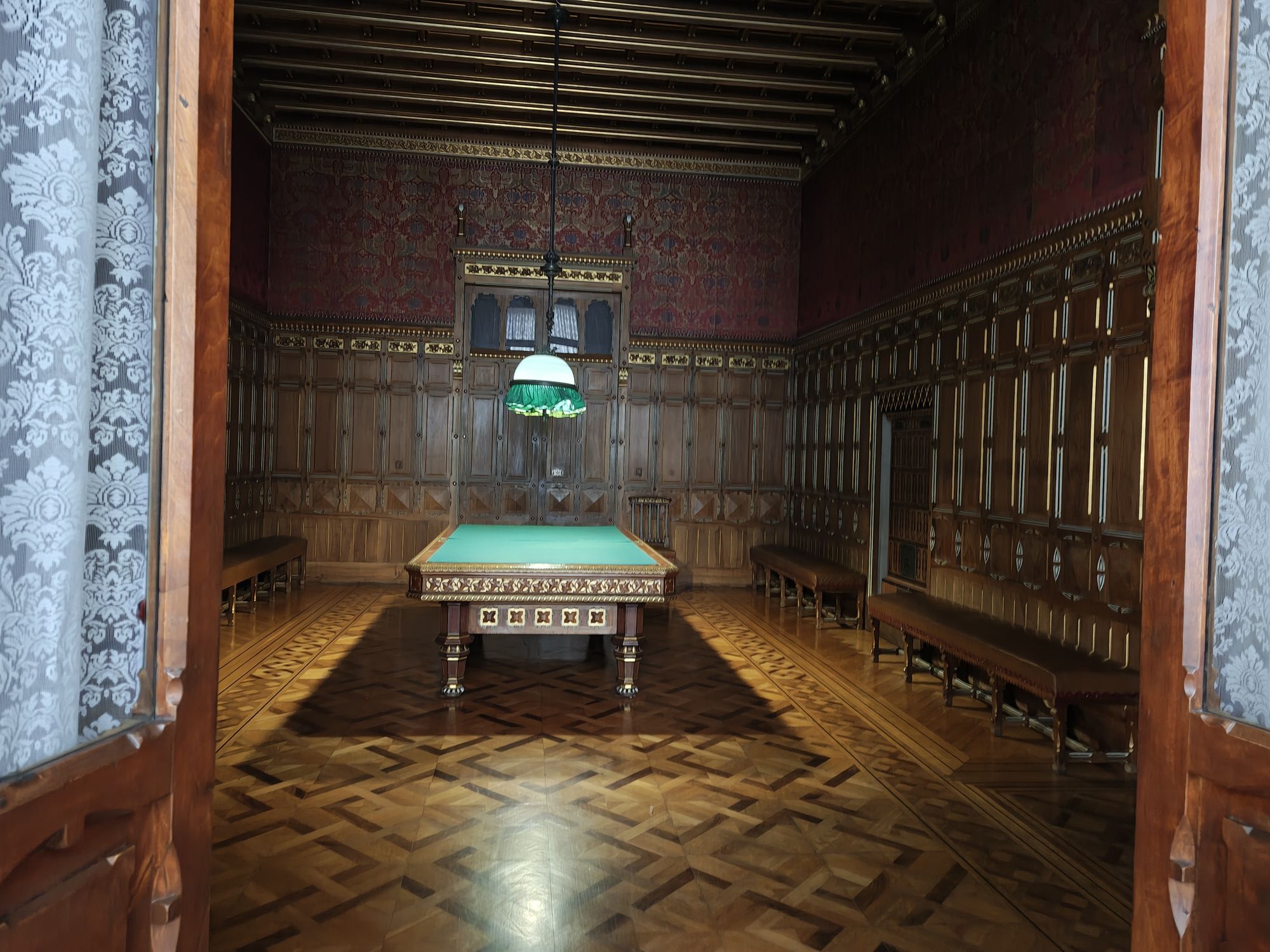 Plaza De La ArmerĂa Madrid Spain 43