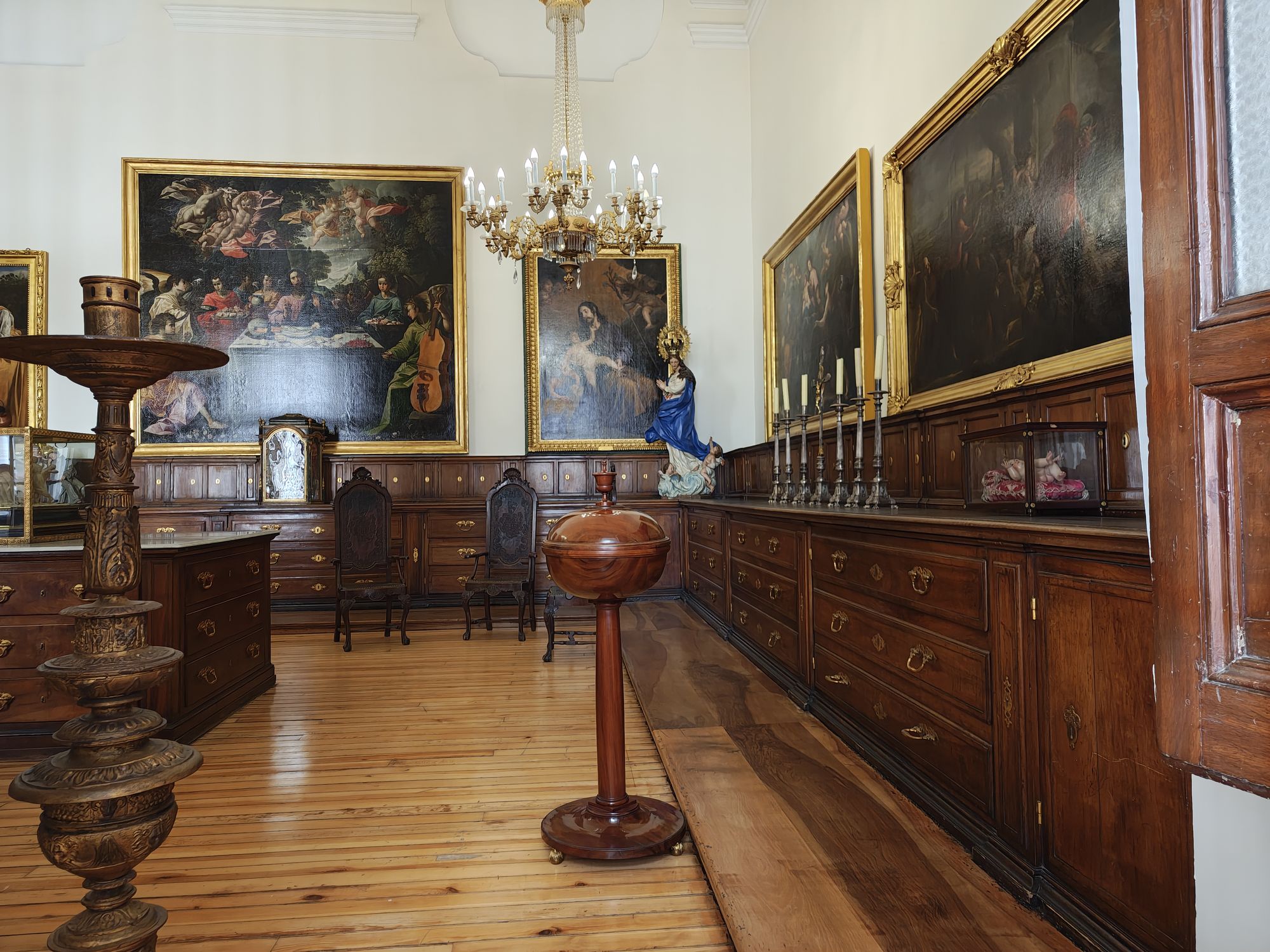 Plaza De La ArmerĂa Madrid Spain 48