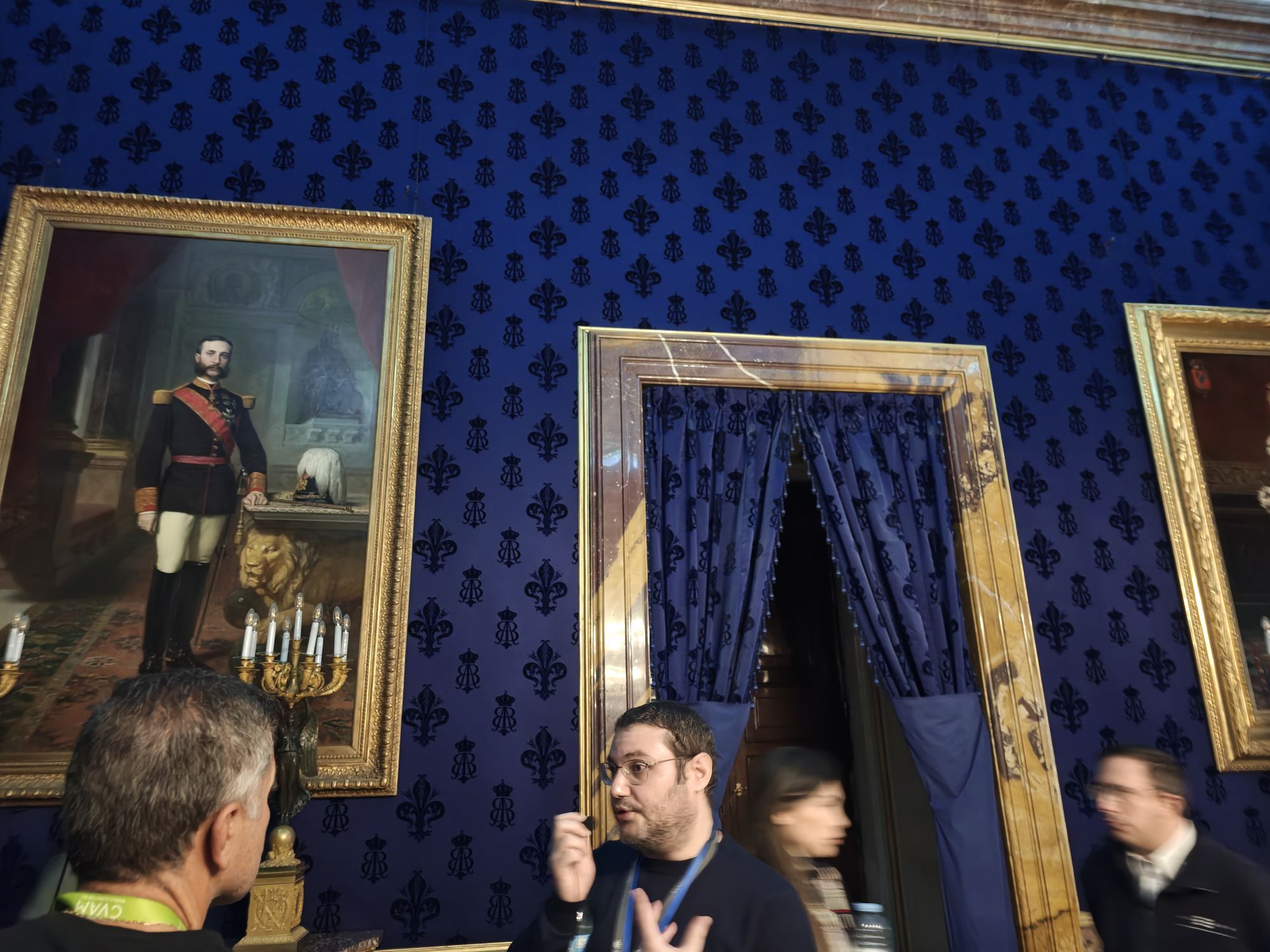 Plaza De La ArmerĂa Madrid Spain 52