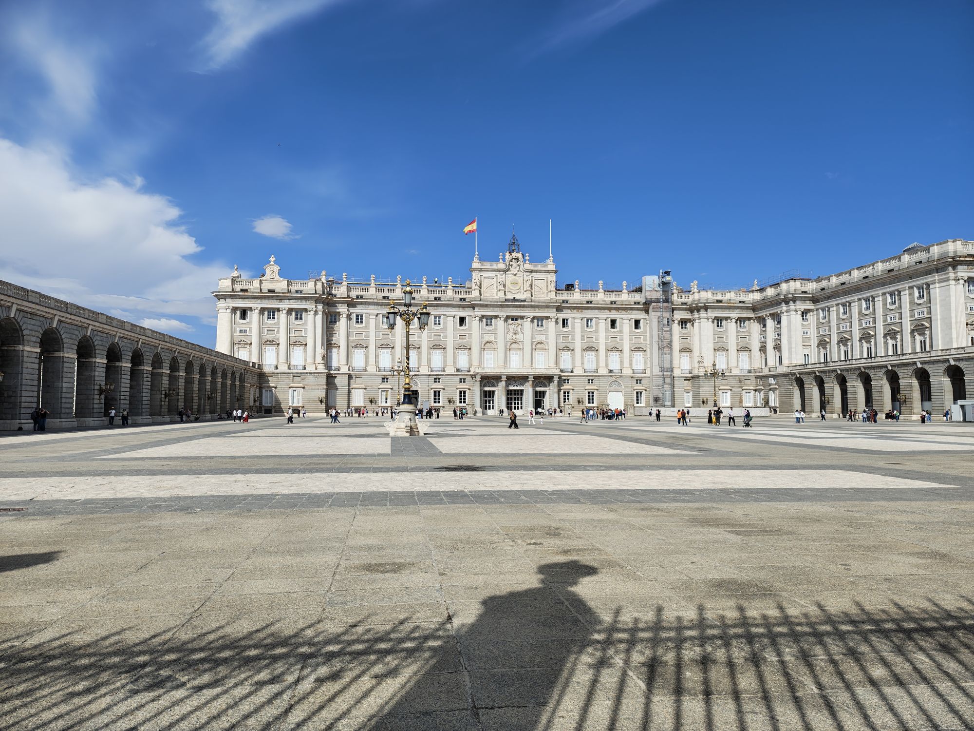 Plaza De La ArmerĂa Madrid Spain 55