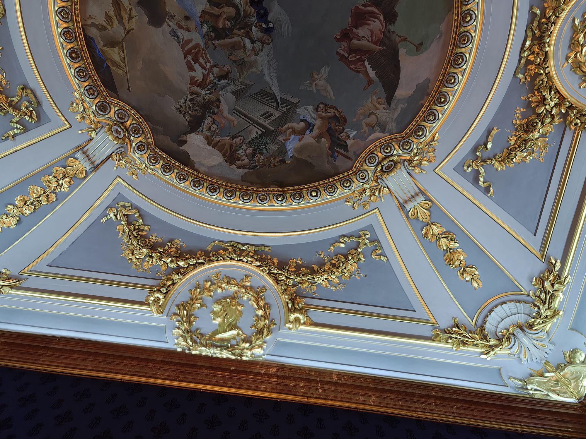 Plaza De La ArmerĂa Madrid Spain 60