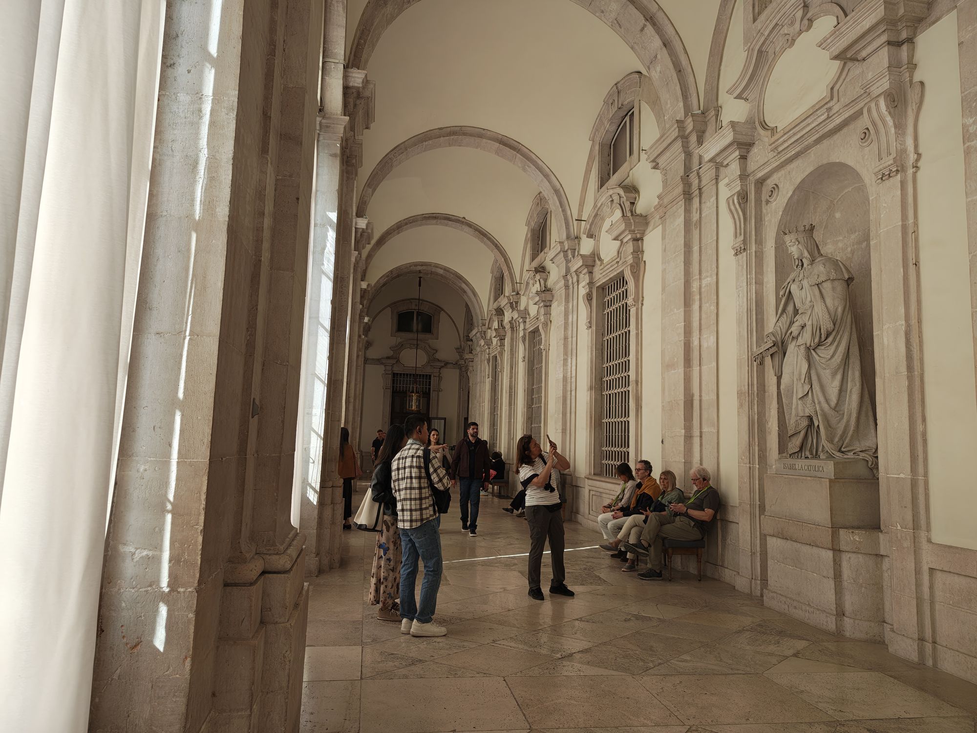 Plaza De La ArmerĂa Madrid Spain 61