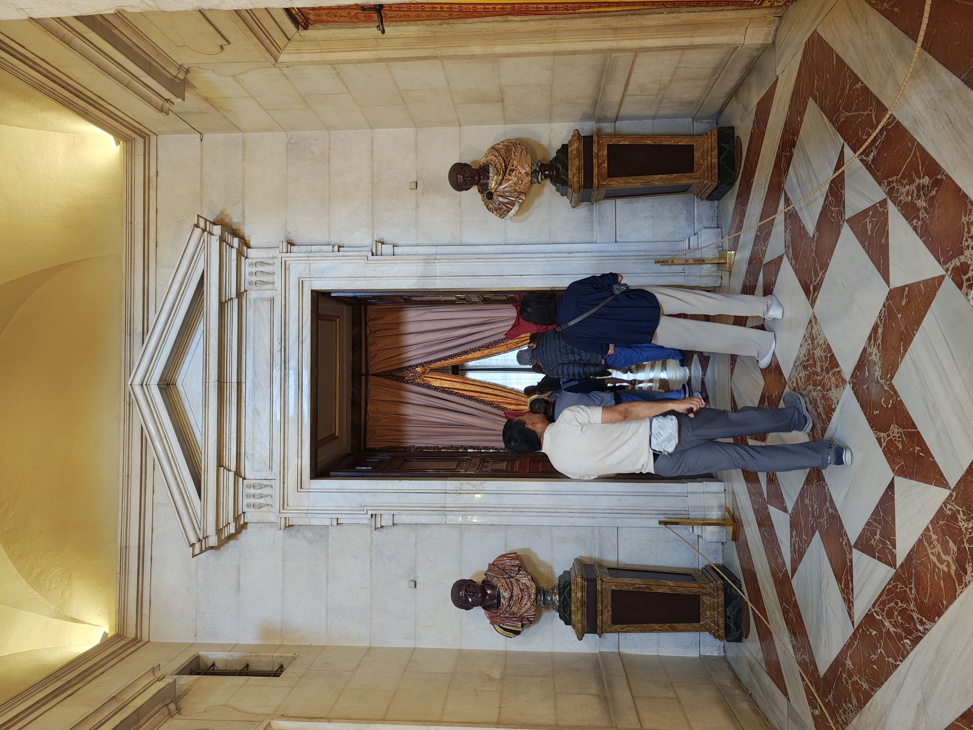 Plaza De La ArmerĂa Madrid Spain 66