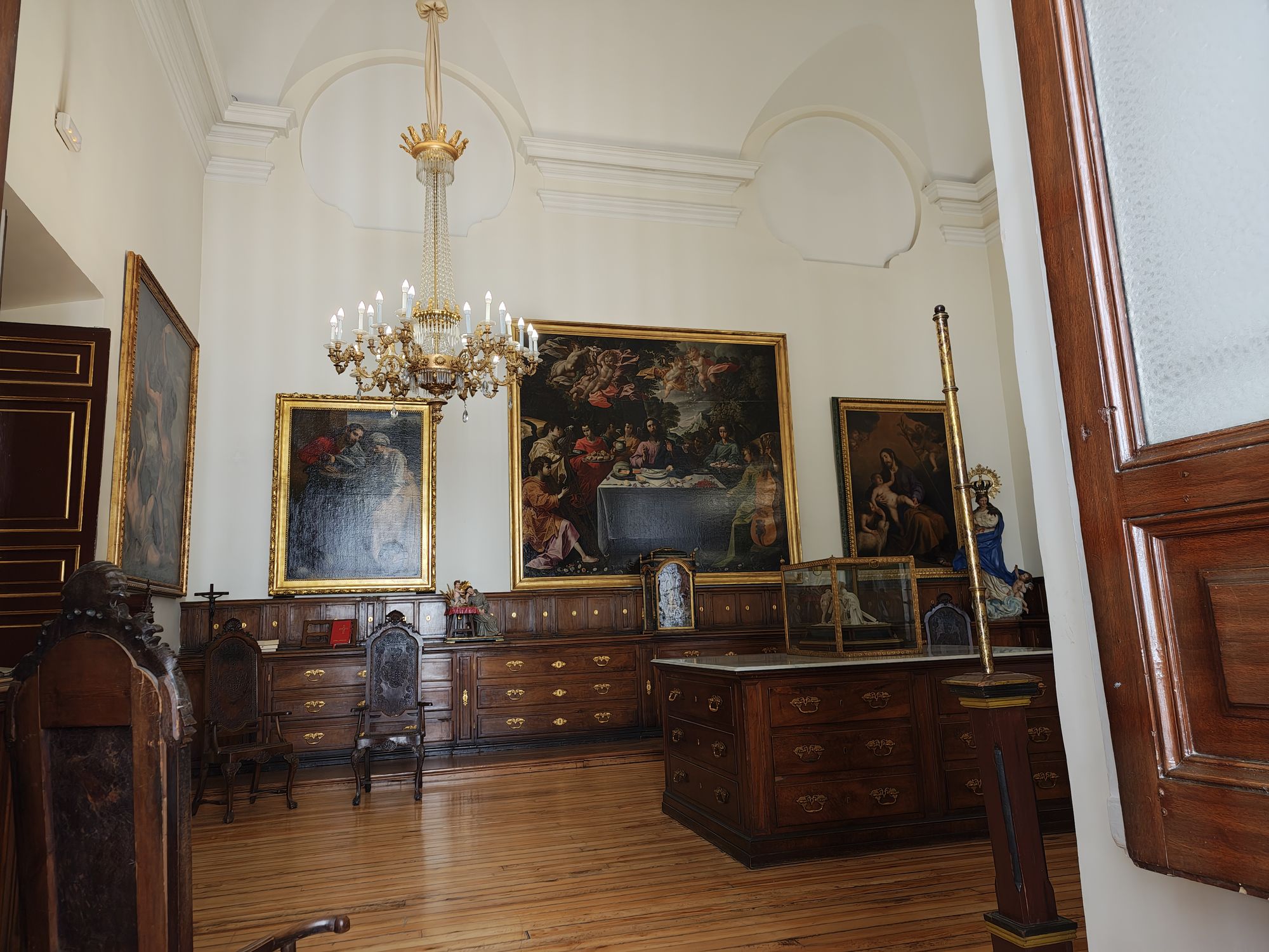 Plaza De La ArmerĂa Madrid Spain 71