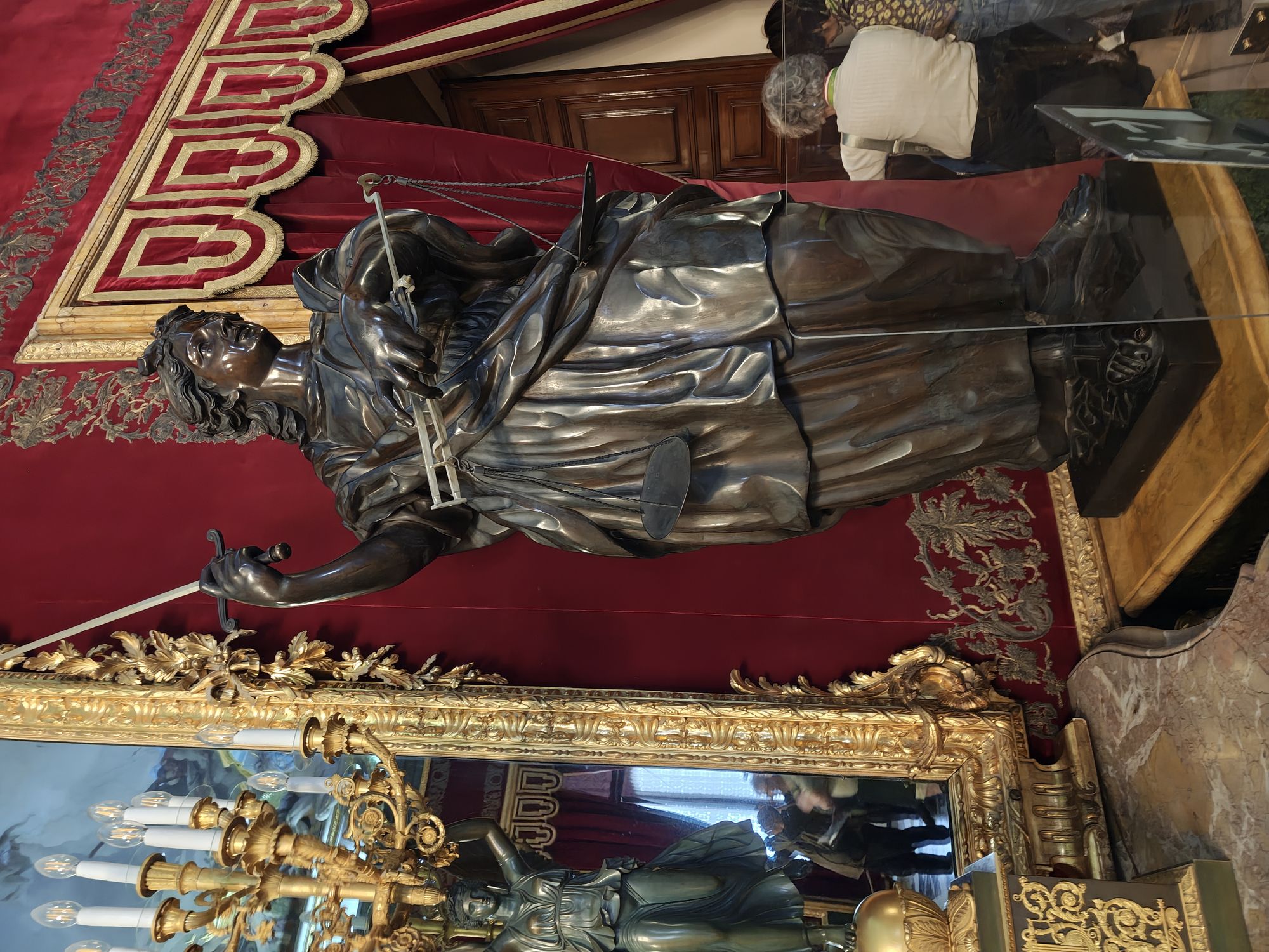 Plaza De La ArmerĂa Madrid Spain 76