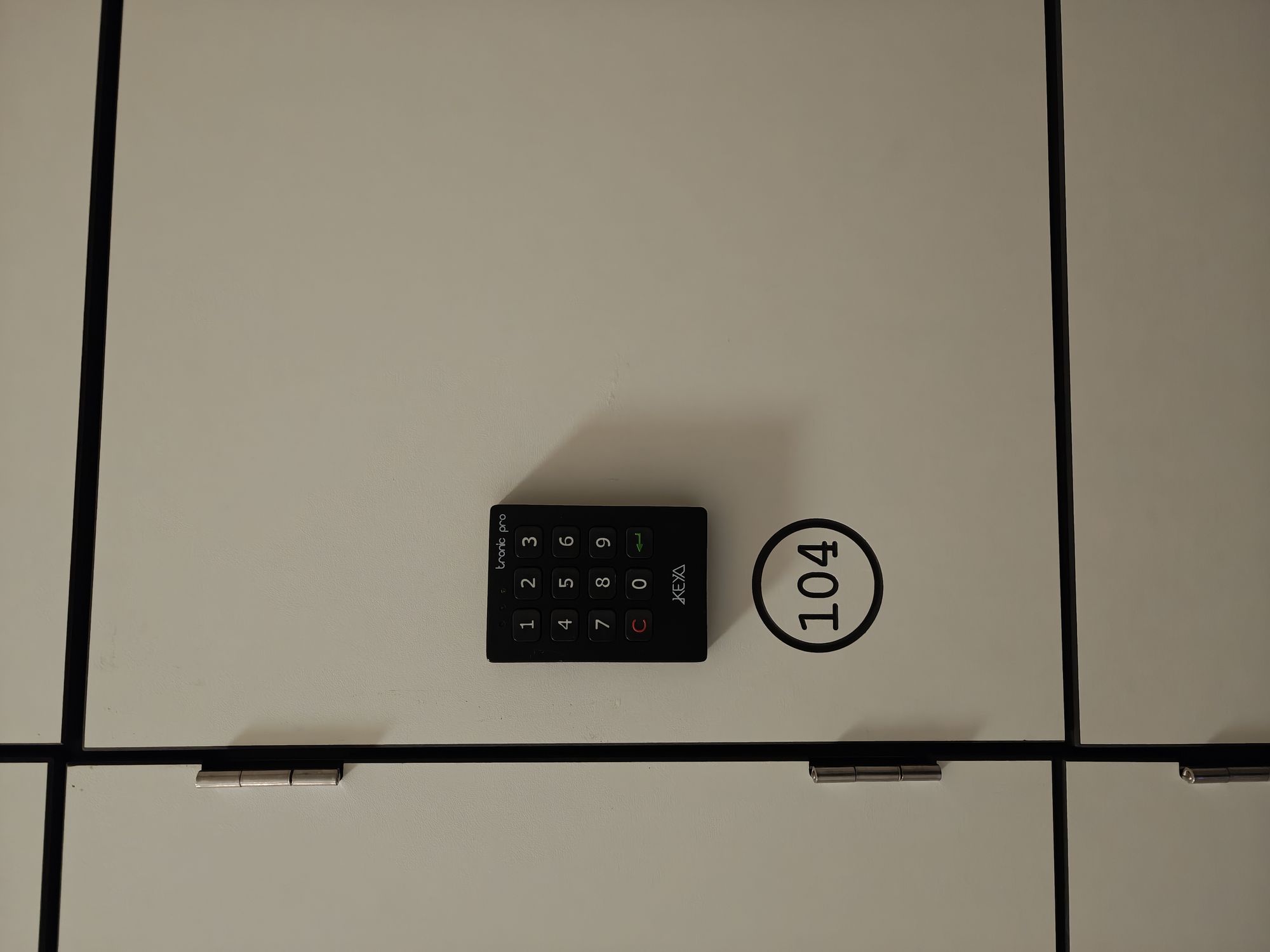 Plaza De La ArmerĂa Madrid Spain 86