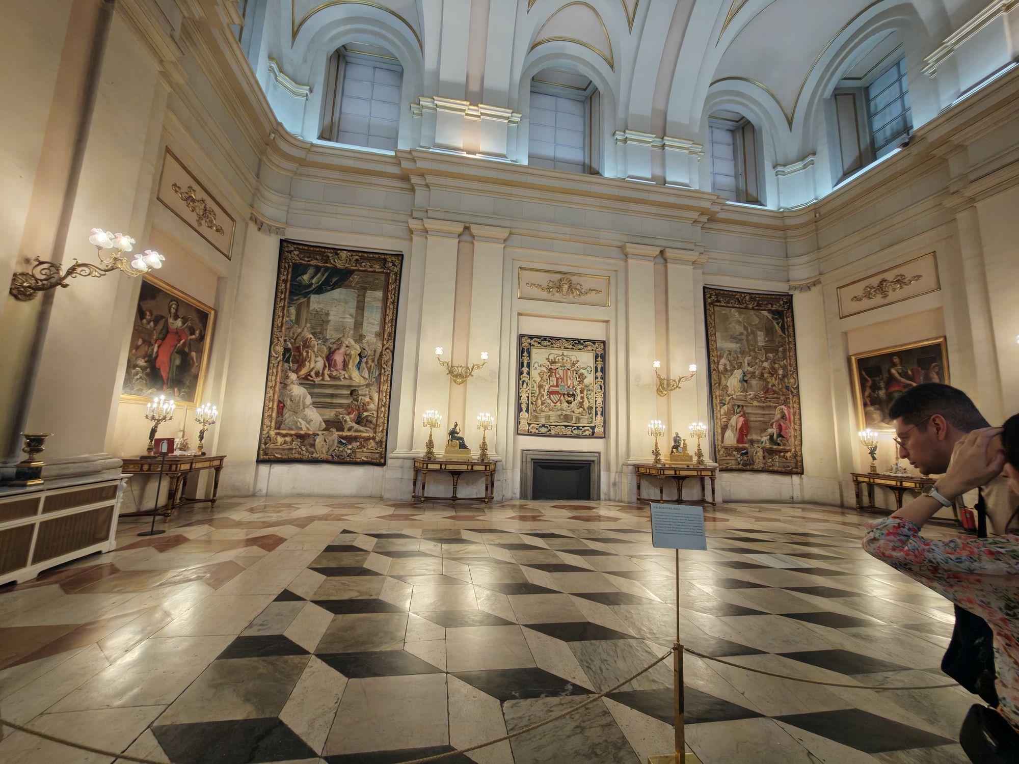 Plaza De La ArmerĂa Madrid Spain 91