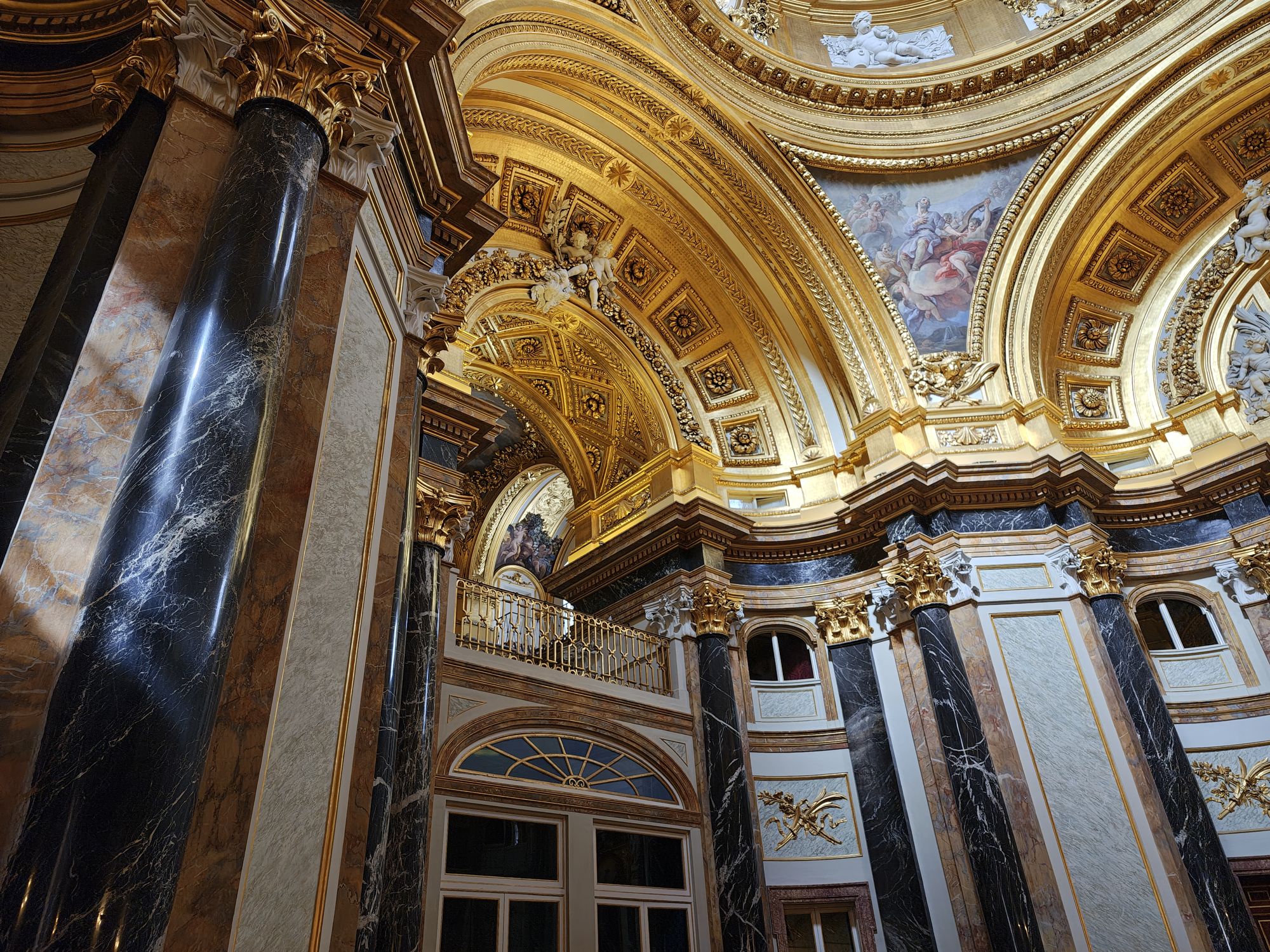 Plaza De La ArmerĂa Madrid Spain 93