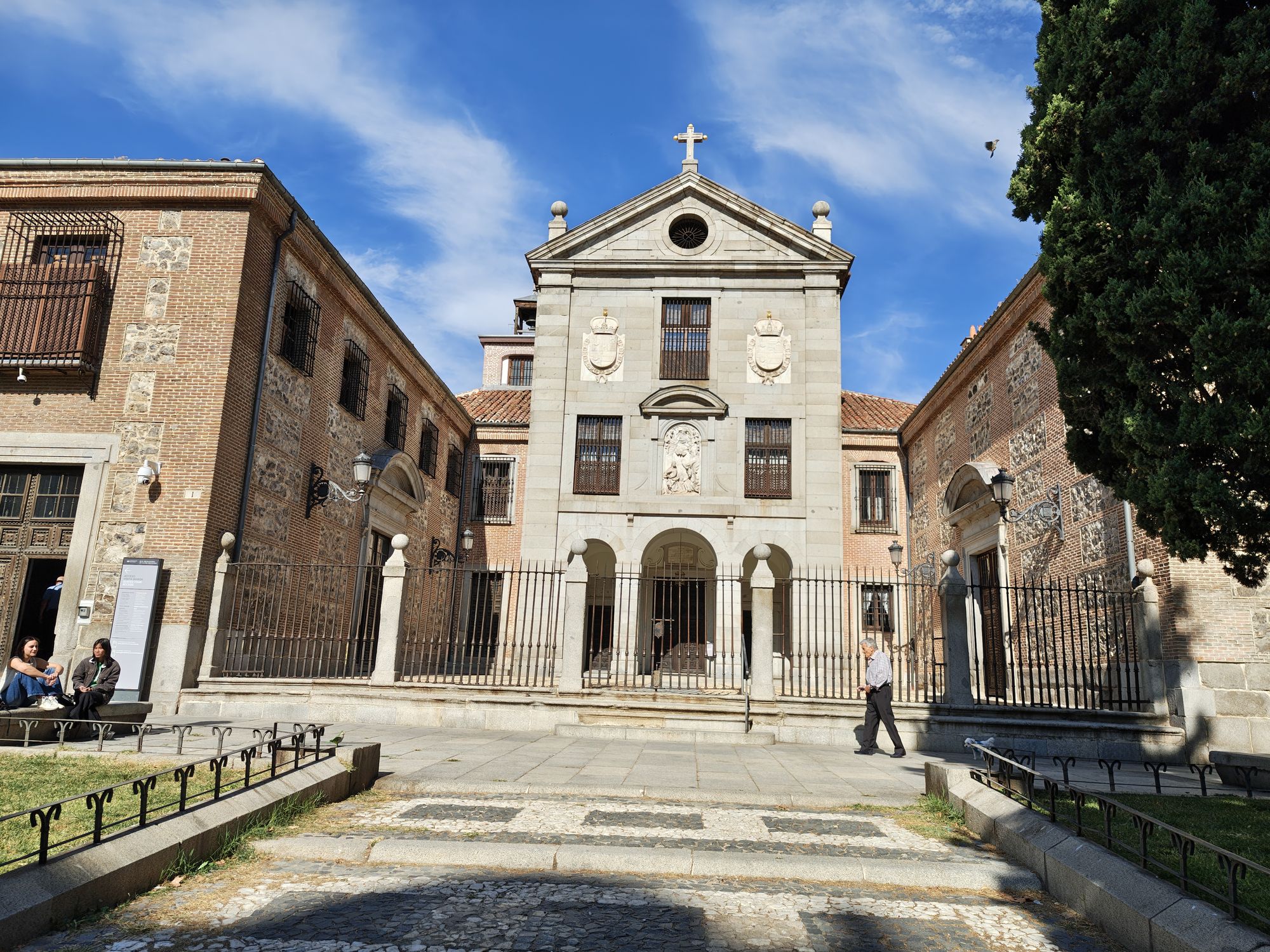Plaza De La EncarnaciĂłn Madrid Spain 1