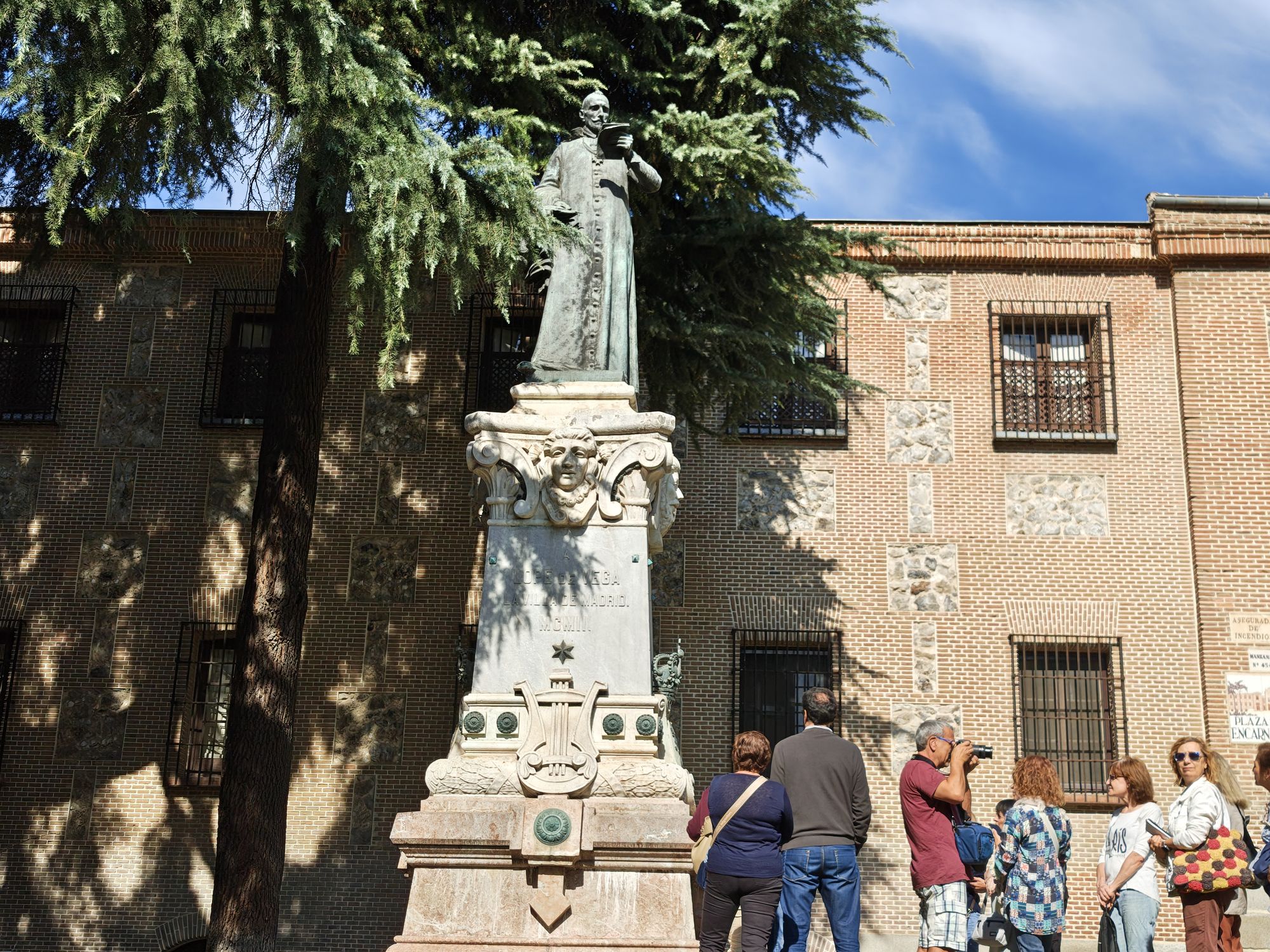 Plaza De La EncarnaciĂłn Madrid Spain 4